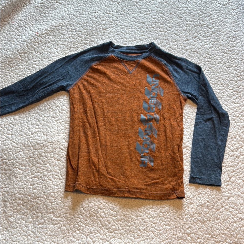 Boys Under Armour Orange and Gray Long Sleeve Shirt size YXS